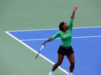 Serena Williams serving in Toronto Rogers Cup 2011