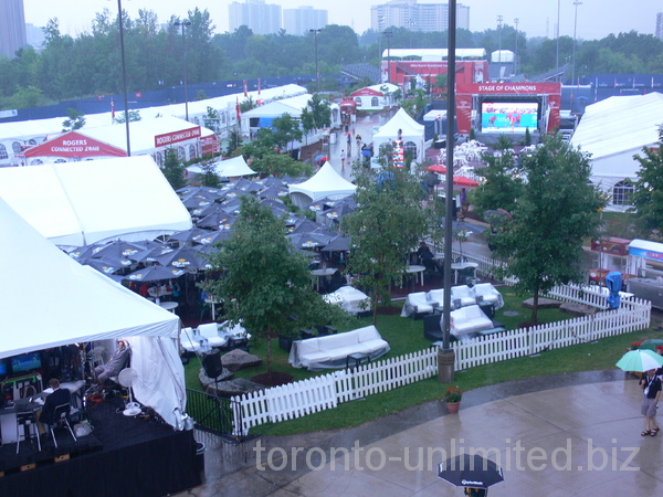 Rain over the Rexall Centre can't dampen the spirits of anybody here. Rogers Cup 2012.