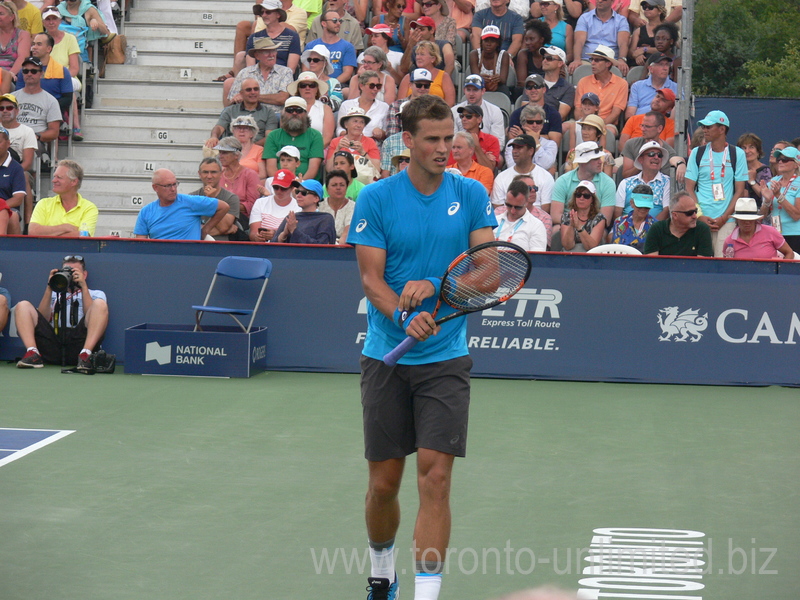 Vasek Pospisil walking Granstand during match with Gael Monfils (FRA) 27 July 2016 Rogers Cup in Toronto