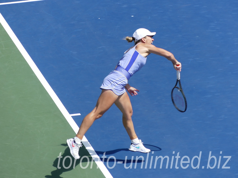 National Bank Open 2022 Toronto - Singles Final - Simona HALEP seving