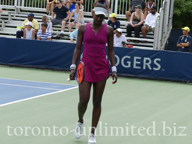 Asia MUHAMMAD USA on the photo playing  Madison KEYS USA on Court on Court 1, Monday, August 8 2022