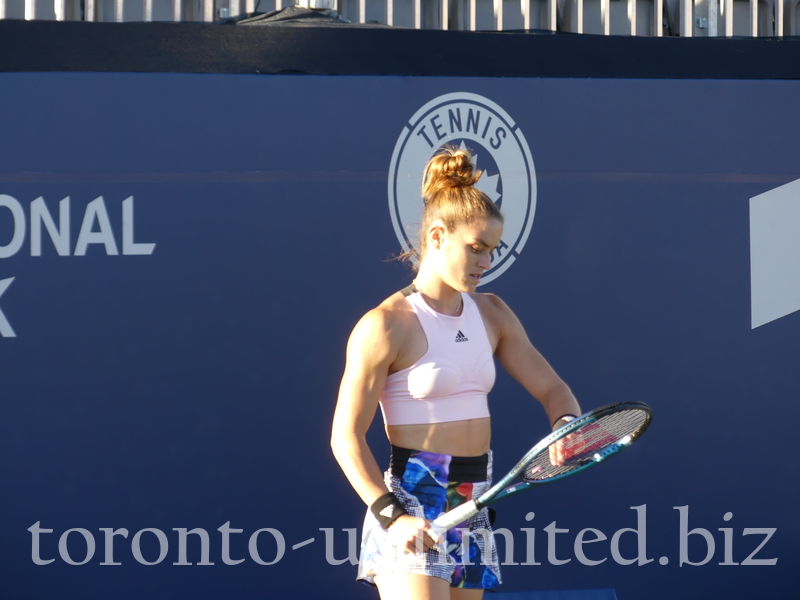 Concentrated Maria SAKKARI GRE, before her serve on NATIONAL BANK GRANDSTAND Thursday, August 11, 2022