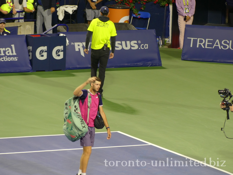 Hubert HURKACZ (POL) [15]  leaving the court