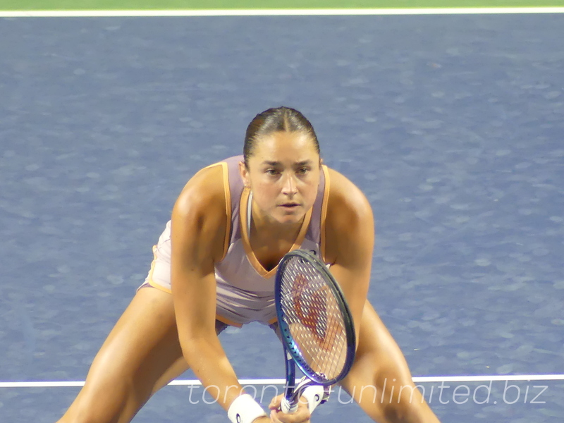 Caroline Dolehide (USA) receiving the serve