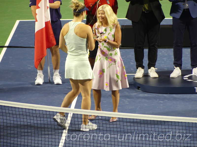 President of Rogers Sports media Colett Watson presenting Trophy to Erin Routcliffe